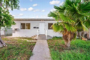 2025 Fillmore St in Hollywood, FL - Building Photo