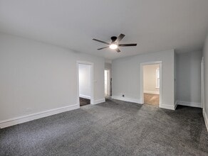 410 Center St in Woodstock, IL - Building Photo - Building Photo