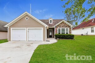 68 Camden Way in Fairburn, GA - Building Photo