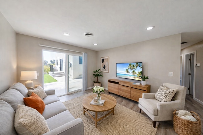 5260 Tipton St in San Diego, CA - Building Photo - Building Photo