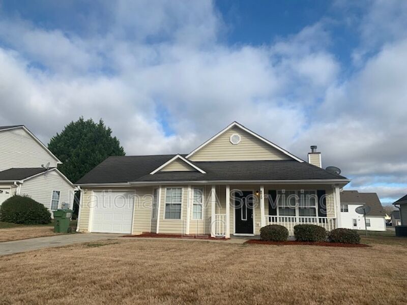 9540 Sleepy Hollow Ln in Jonesboro, GA - Building Photo