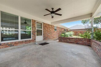 1421 Meadow Ln in Midlothian, TX - Foto de edificio - Building Photo