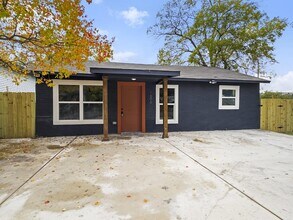 1606 W Wildwood Dr in San Antonio, TX - Foto de edificio - Building Photo