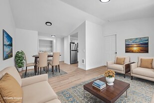 Bluebird Cozine Creek Apartments in McMinnville, OR - Building Photo