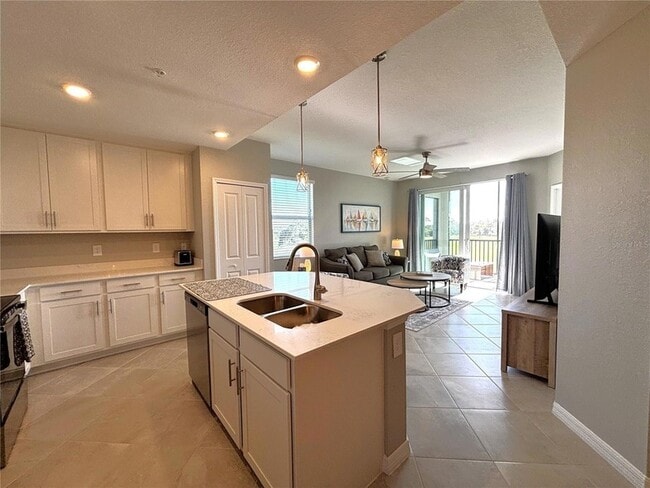 17560 Opal Sand Dr, Unit 201 in Venice, FL - Building Photo - Building Photo