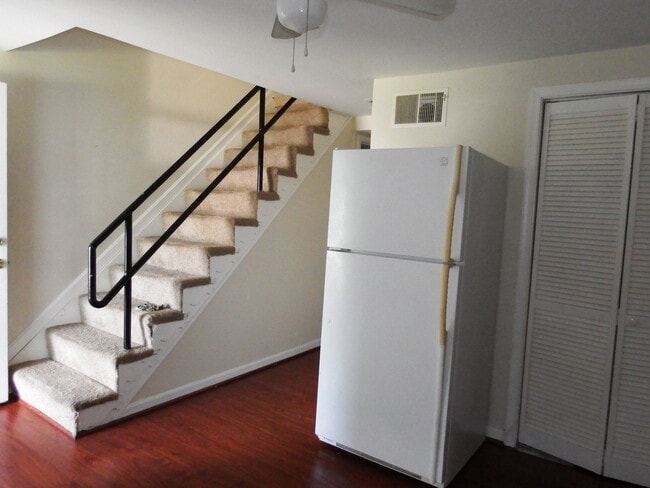 909 Niagara Ct in Halethorpe, MD - Building Photo - Building Photo