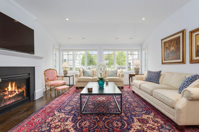 21 Kensett Ln in Darien, CT - Building Photo - Building Photo