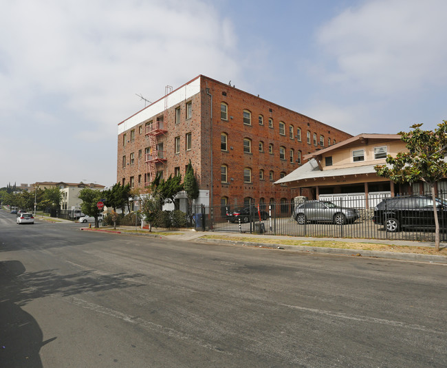 3701 W 9th St in Los Angeles, CA - Building Photo - Building Photo