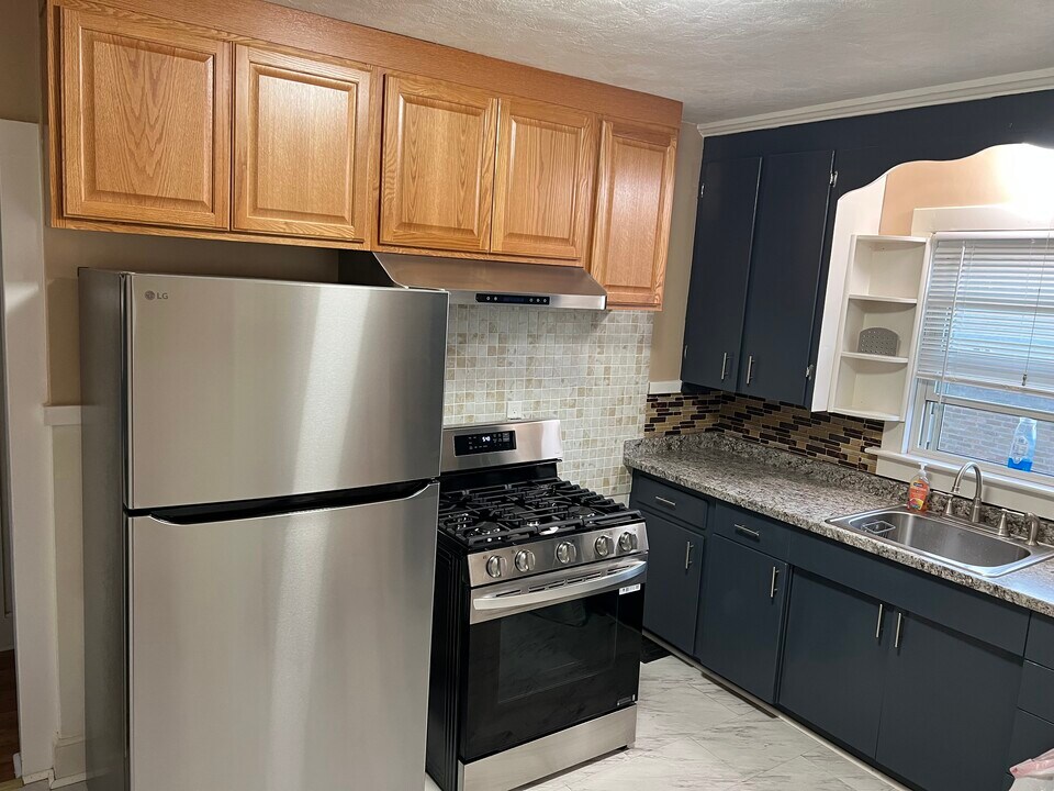 99 Grand Ave, Unit Apartement #2 in Johnson City, NY - Foto de edificio