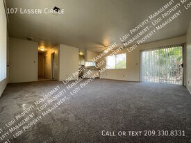 107 Lassen Cir in Vacaville, CA - Building Photo