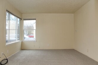 8723 SE Taylor St in Portland, OR - Building Photo - Building Photo