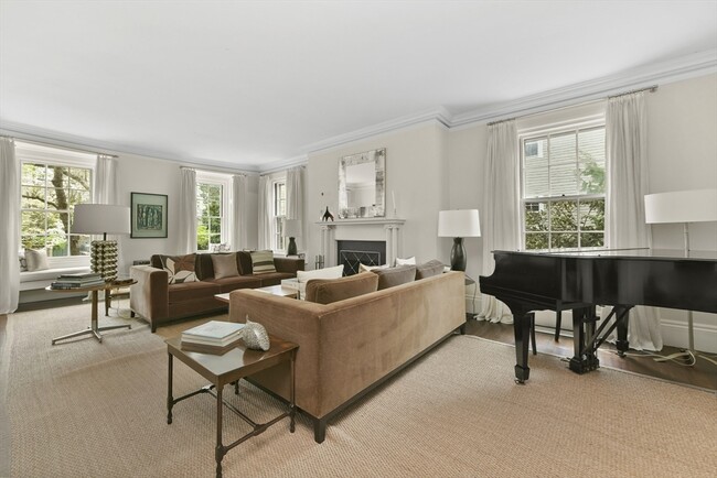 17 Farrar St in Cambridge, MA - Building Photo - Building Photo