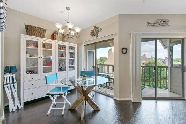 12800 Melville Dr in Montgomery, TX - Foto de edificio - Building Photo