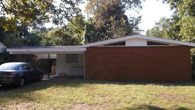 673 W Raines Rd in Memphis, TN - Building Photo - Building Photo