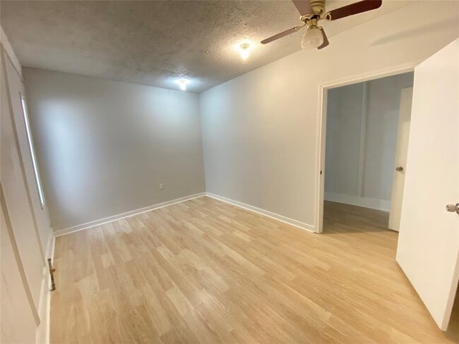9404 Dulcimer St in Houston, TX - Building Photo - Building Photo