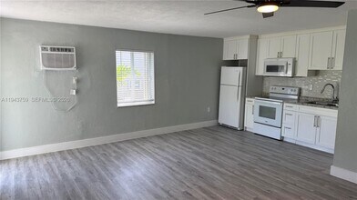 220 NW 12th St in Pompano Beach, FL - Building Photo - Building Photo