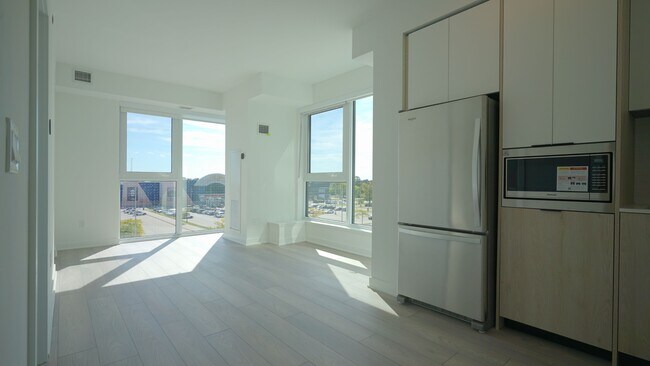 1007-1007 The Queensway in Toronto, ON - Building Photo - Building Photo