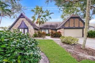 9861 NW 10th St in Plantation, FL - Building Photo