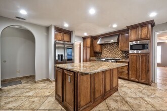 2598 Cedar Ridge Dr in Germantown, TN - Building Photo - Building Photo