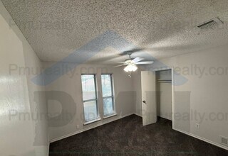 512 Newcastle Dr in Desoto, TX - Building Photo - Building Photo