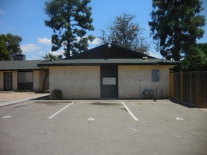 1820 Monterey St in Bakersfield, CA - Building Photo - Building Photo