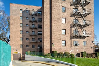 The Alpine in Hollis, NY - Building Photo - Building Photo