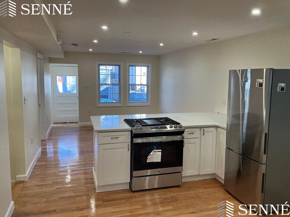 83 Moreland St, Unit 1 in Somerville, MA - Building Photo