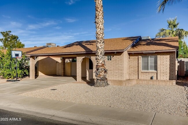 510 E Sequoia Dr, Unit 332 in Phoenix, AZ - Building Photo - Building Photo