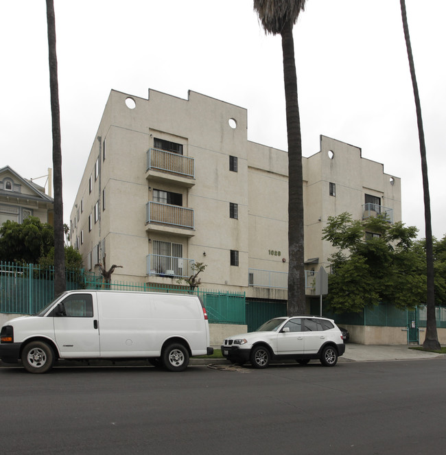 1029 Elden Ave in Los Angeles, CA - Building Photo - Building Photo