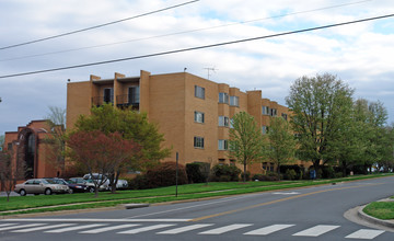 200 Locust St SE in Vienna, VA - Building Photo - Building Photo