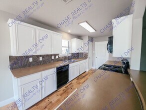 10929 Hawks Landing Rd in Haslet, TX - Foto de edificio - Building Photo