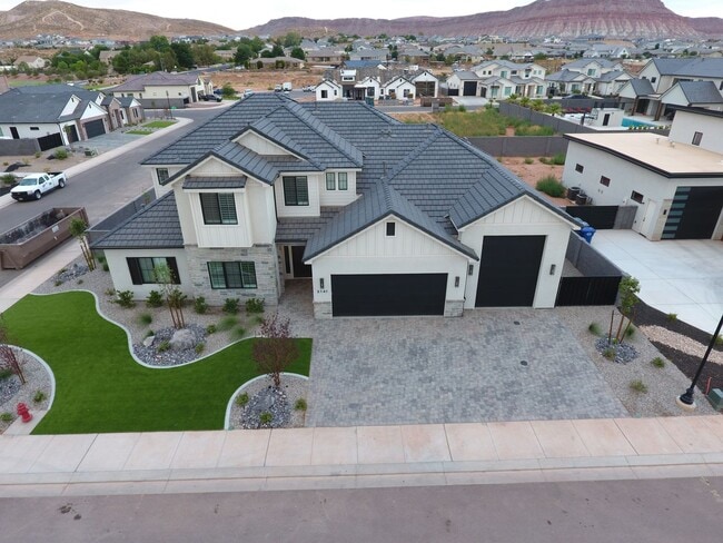 property at 3141 Newport Dr