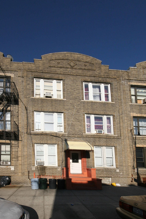 134 Sheridan Ave in Brooklyn, NY - Building Photo