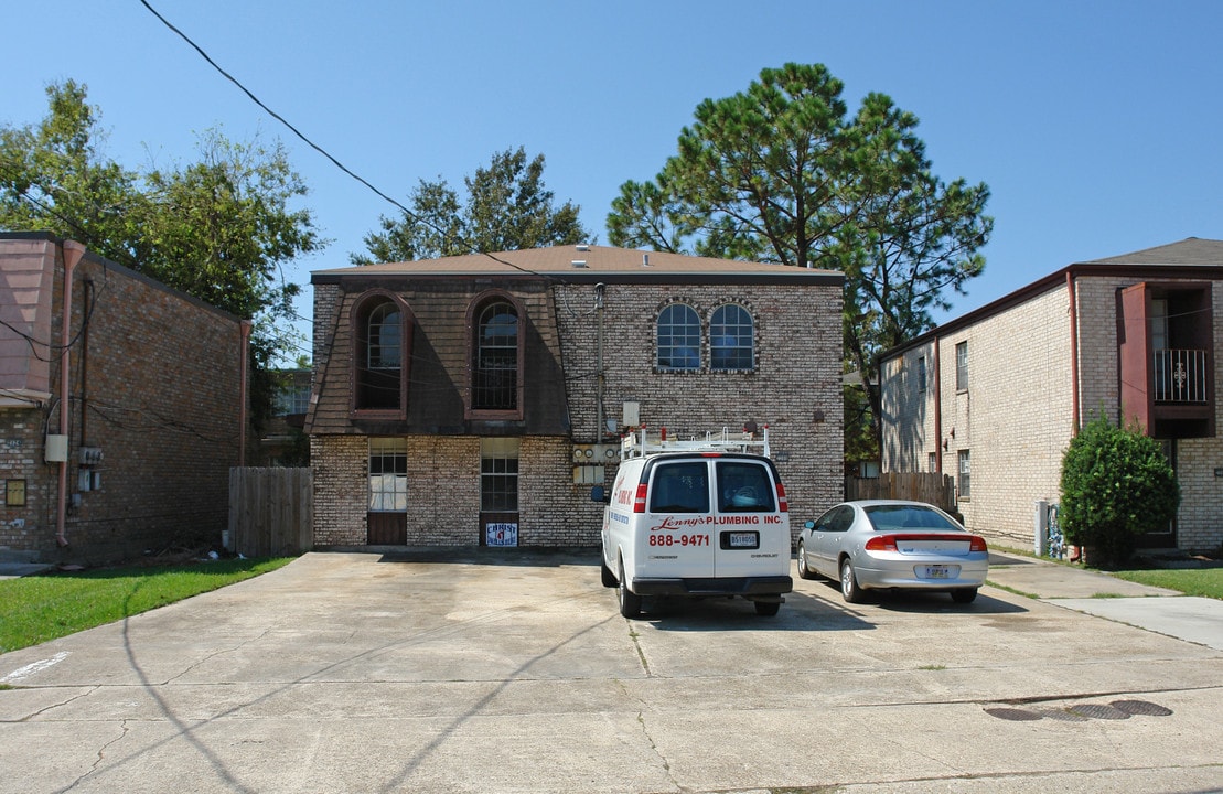 2128 Richland Ave in Metairie, LA - Building Photo