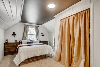 1713 Laurie Rd E in Maplewood, MN - Foto de edificio - Building Photo