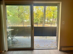 32 Whites Ave, Unit E112 in Watertown, MA - Building Photo - Building Photo