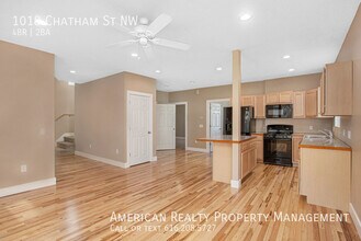 1018 Chatham St NW in Grand Rapids, MI - Building Photo - Building Photo