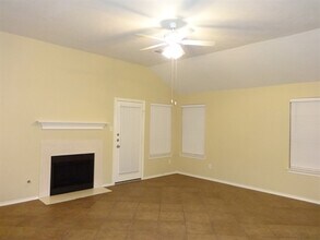 20335 Mammoth Falls Dr in Tomball, TX - Building Photo - Building Photo