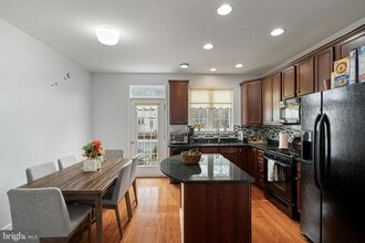 25114 Neptune Terrace in Chantilly, VA - Building Photo - Building Photo
