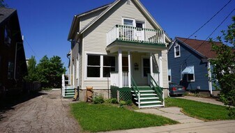 142 S Marquette St, Unit 1 in Madison, WI - Building Photo