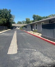 447 Coffee Rd in Modesto, CA - Building Photo - Building Photo