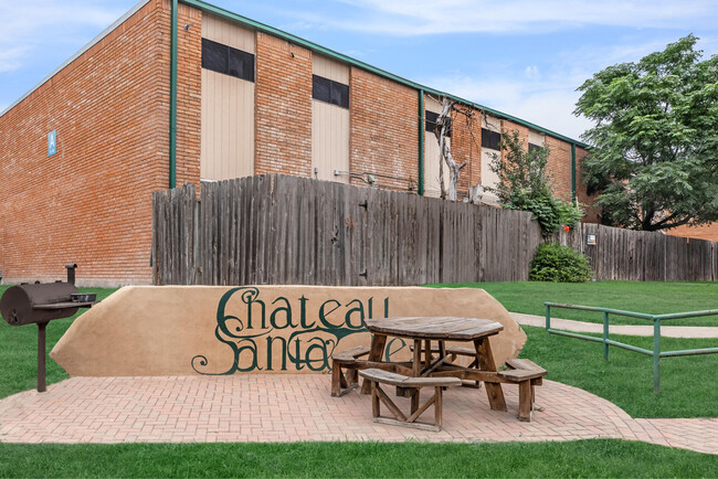 Chateau Santa Fe in Corpus Christi, TX - Foto de edificio - Building Photo