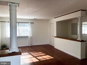 54 Garden View Terrace in East Windsor, NJ - Foto de edificio - Building Photo