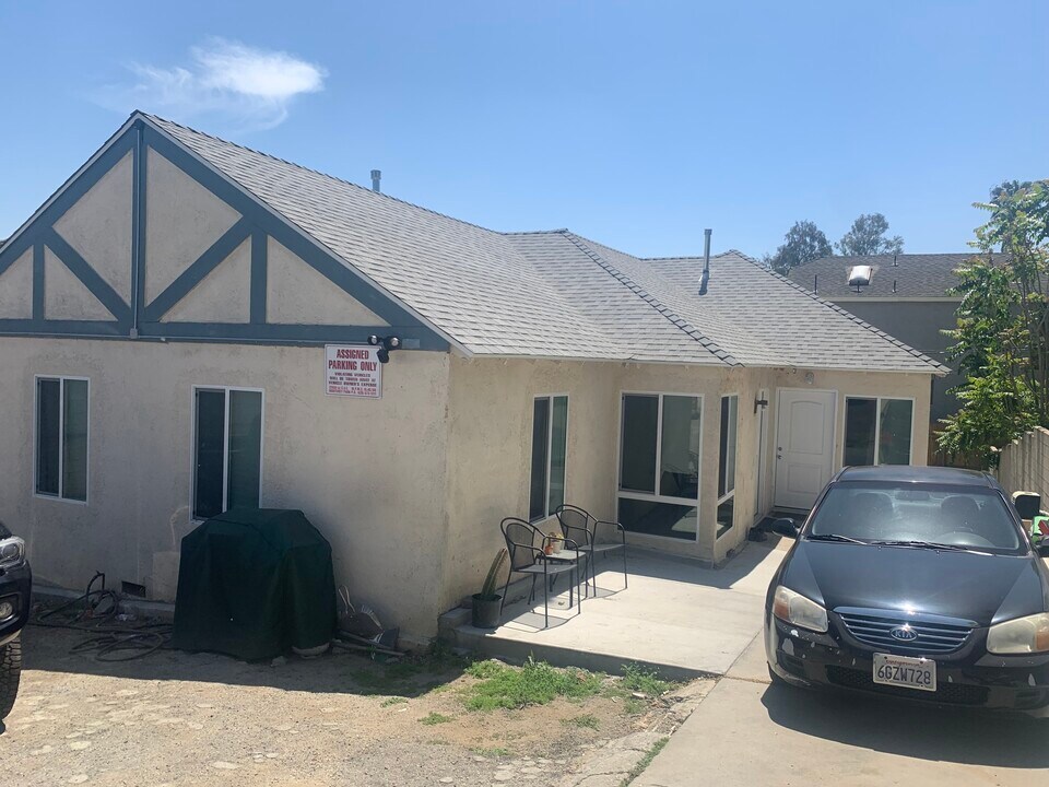 416 E Graves Ave in Monterey Park, CA - Building Photo