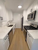 3685 Mentone Ave, Unit 4 in Los Angeles, CA - Building Photo