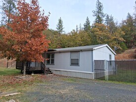 2170 OR-238 in Jacksonville, OR - Building Photo