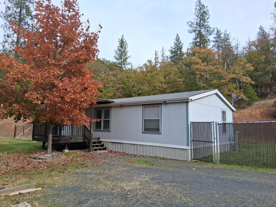 2170 OR-238 in Jacksonville, OR - Building Photo