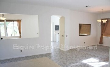 4477 Camino De Las Estrellas in Thousand Oaks, CA - Building Photo - Building Photo