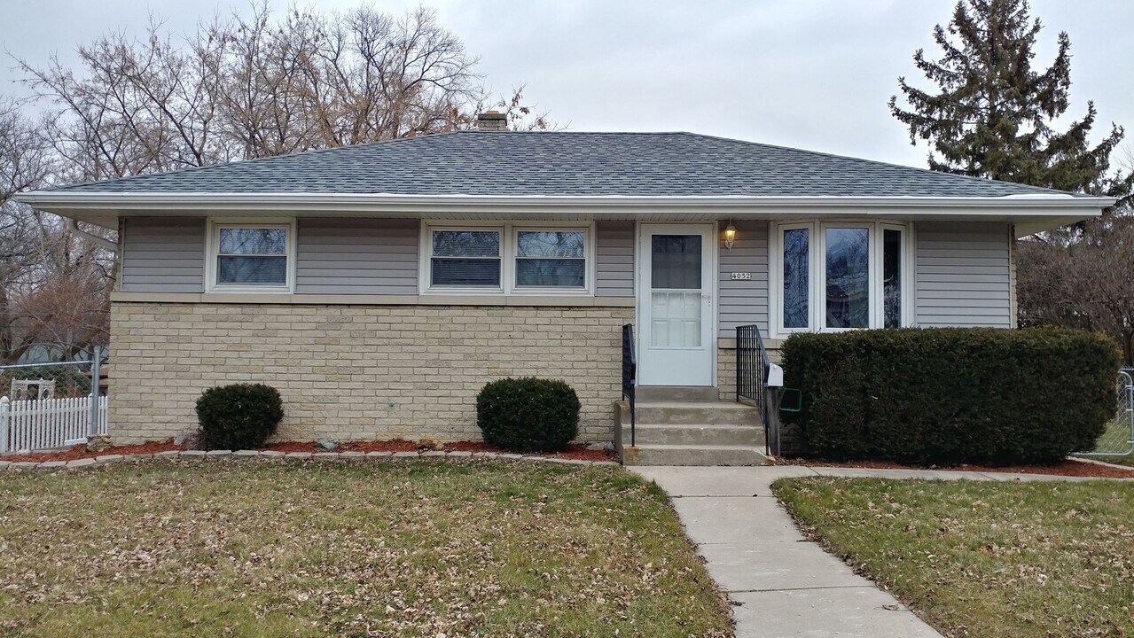 4052 S 76th St in Milwaukee, WI - Building Photo