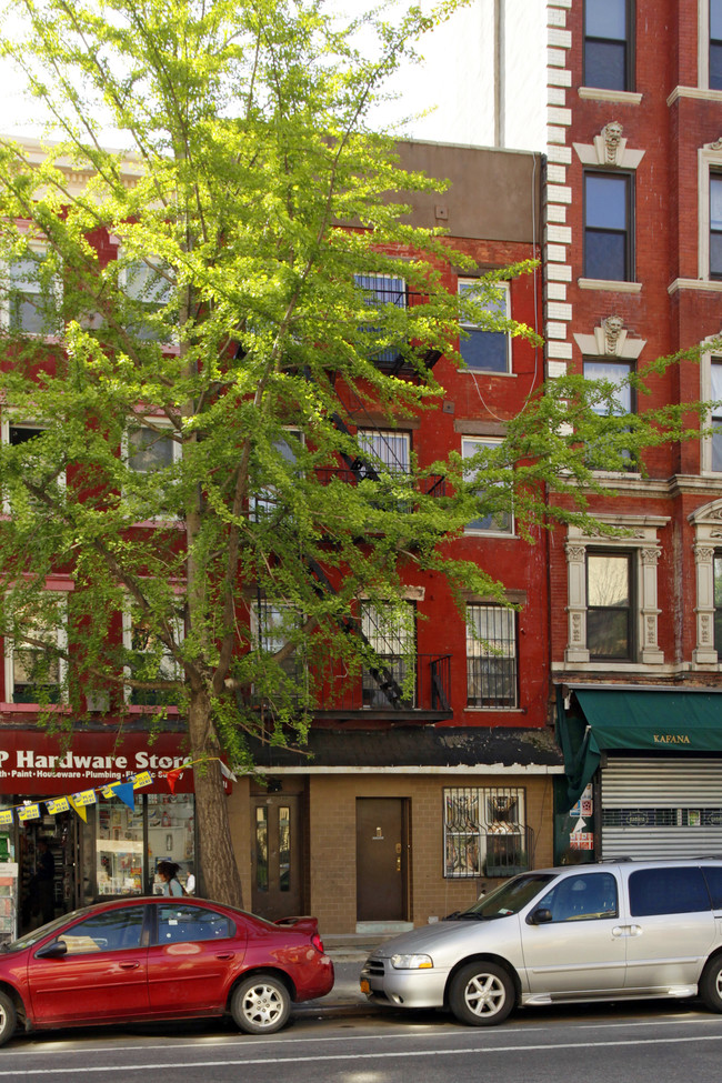 120 Avenue B in New York, NY - Foto de edificio - Building Photo